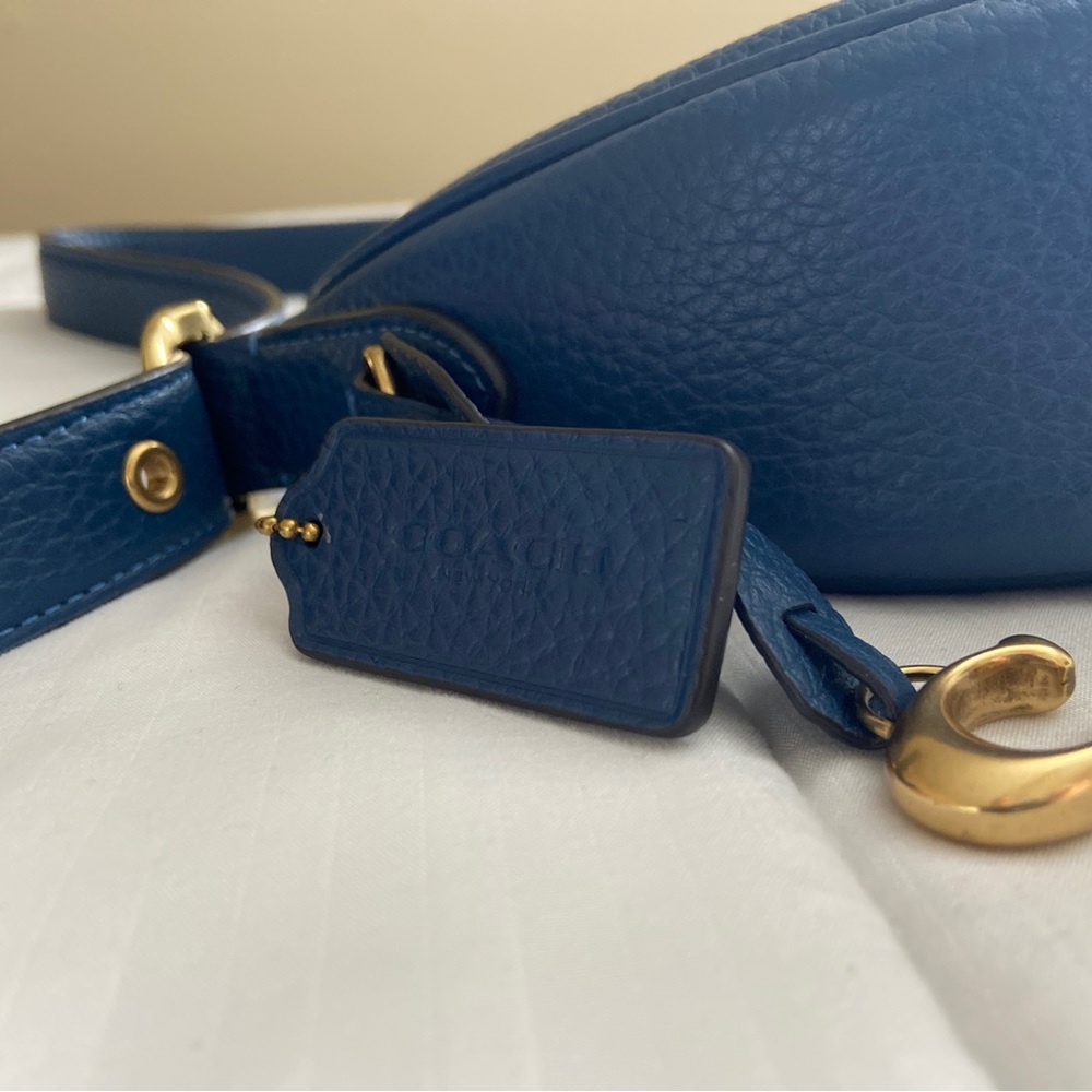 Coach Shoulder Purse - Brand New (but no tags)
